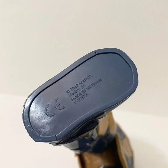 Marvel Hasbro Avengers Titan Hero Series Thanos 11.5 Inch Tall Action Figure - Picture 11 of 16